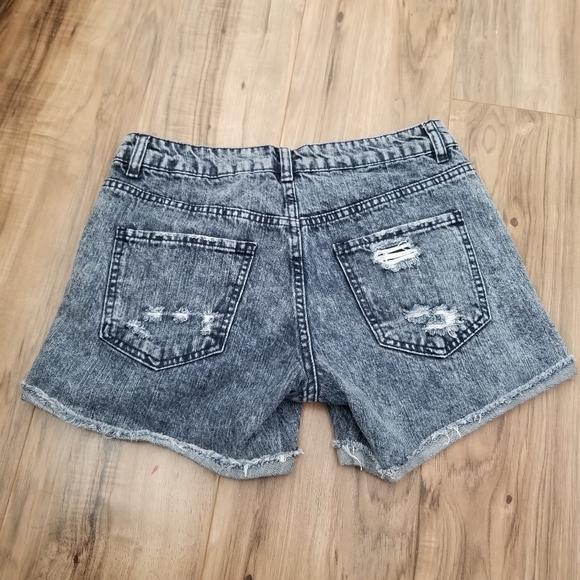 Refuge women's shorts size 6 - Picture 3 of 3